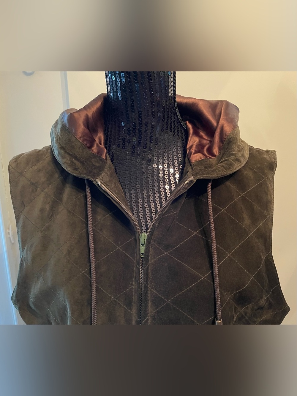 Danier Dark Green Suede Hooded Zip Vest Size Large - Picture 3 of 11
